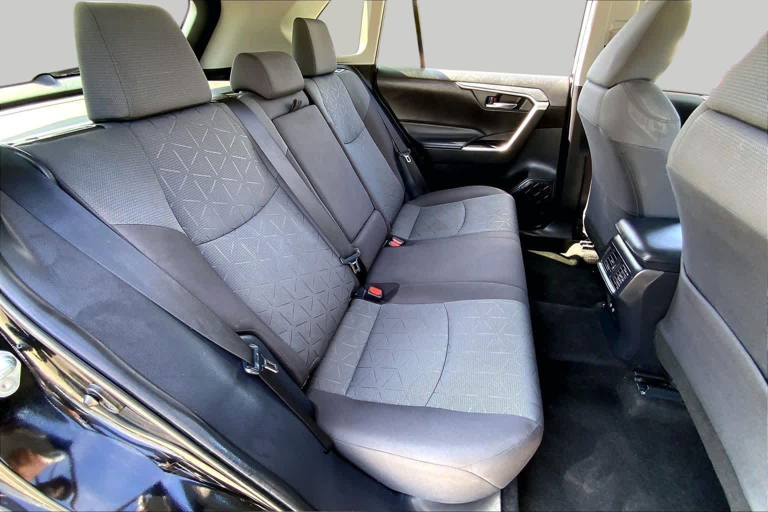 Used 2020 Midnight Black Metallic Toyota XLE image 19