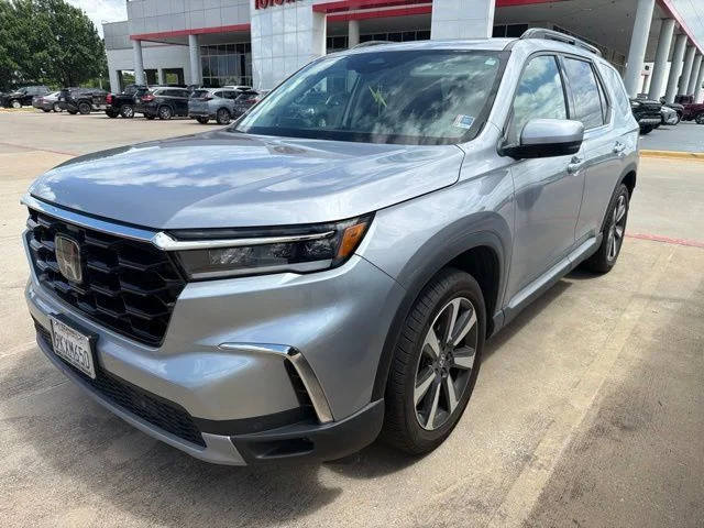 Used 2024  Honda Touring image 2