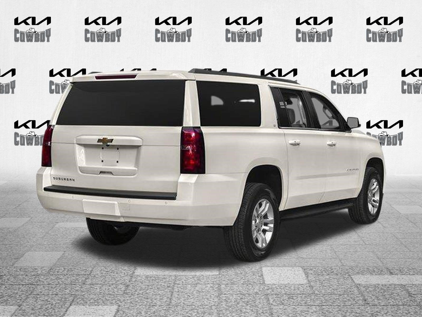 Used 2017 Iridescent Pearl Tricoat Chevrolet LT 1500 image 5