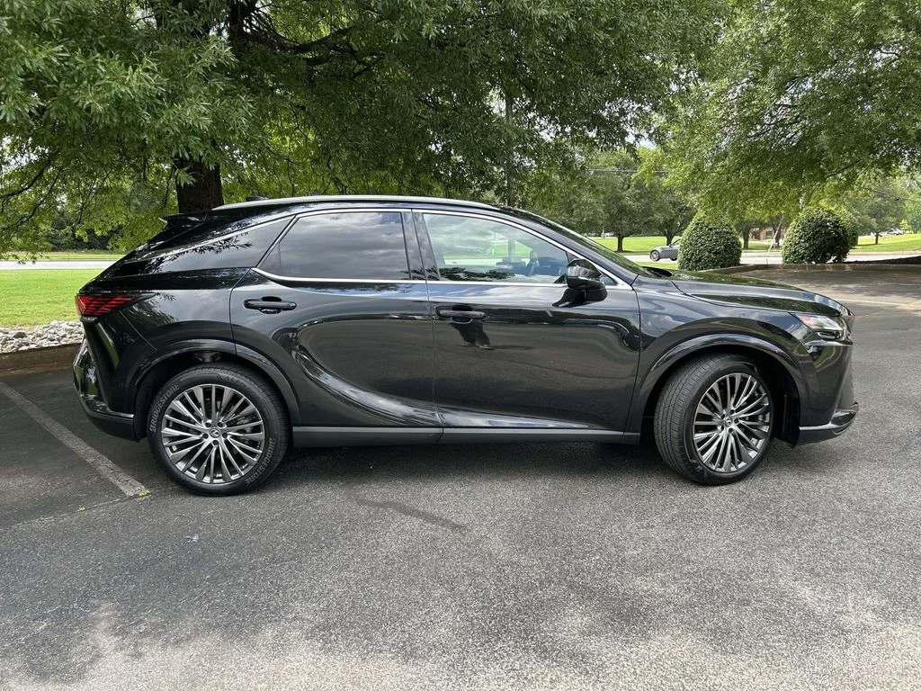 Used 2023 Black Lexus 350 Luxury image 2