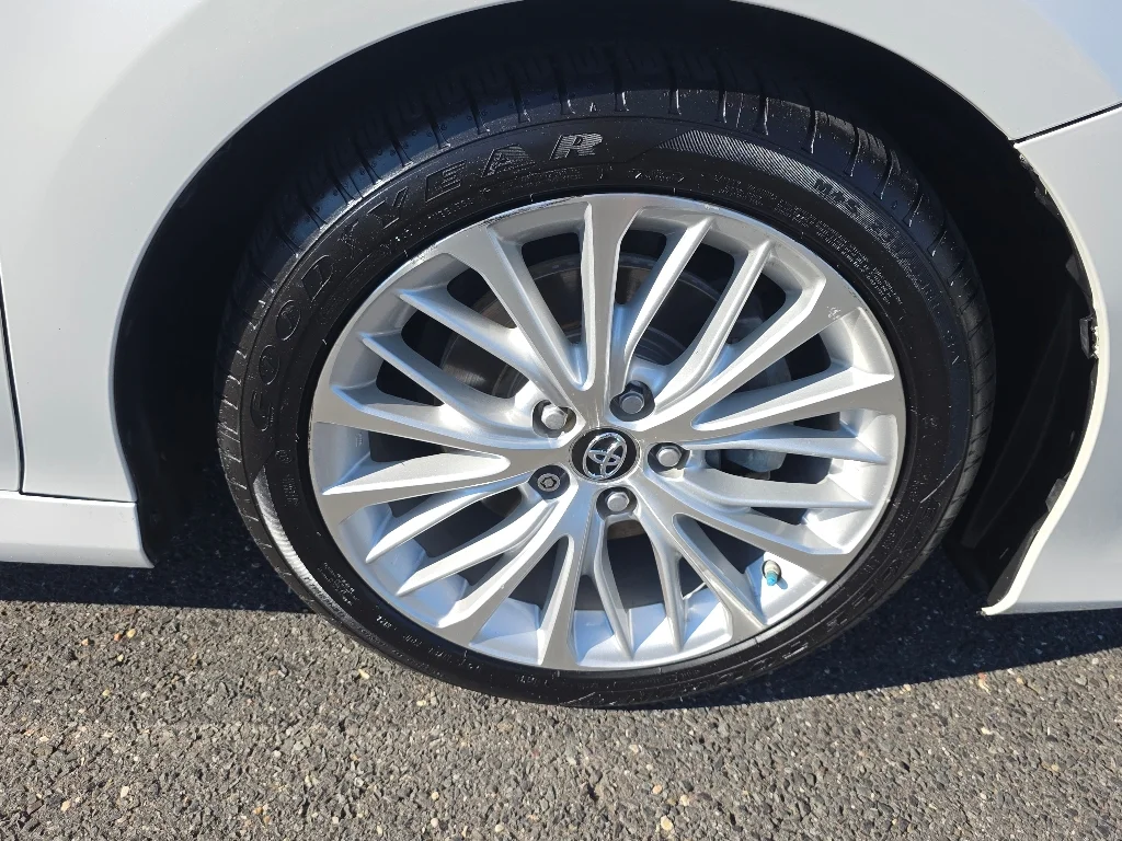 2018 Toyota Camry XLE - Photo 19