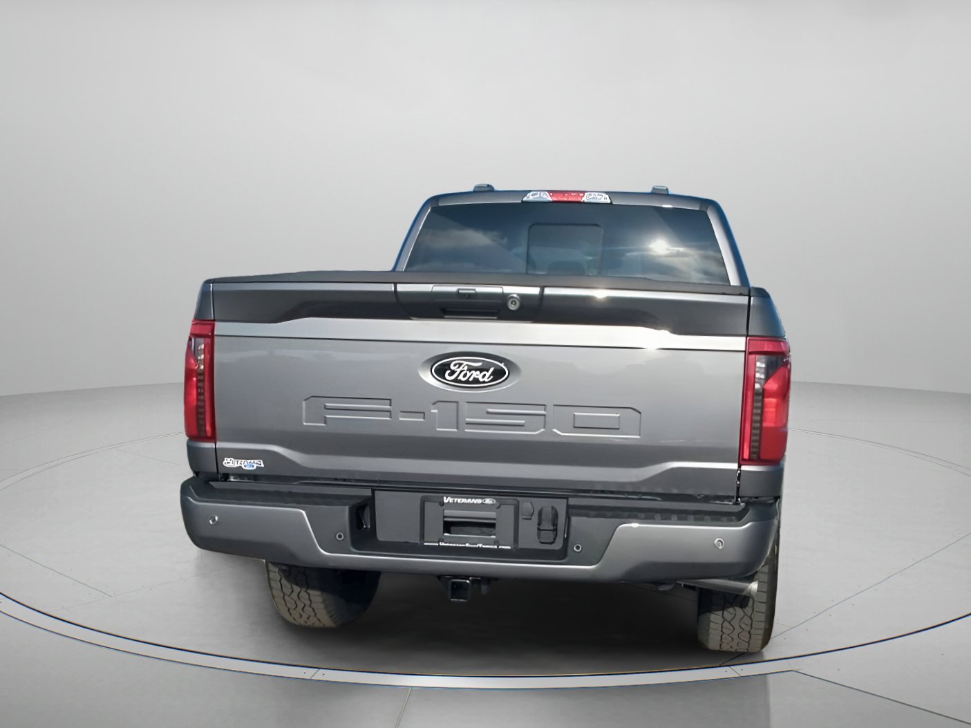 New 2026 Carbonized Gray Metallic Ford XLT image 22
