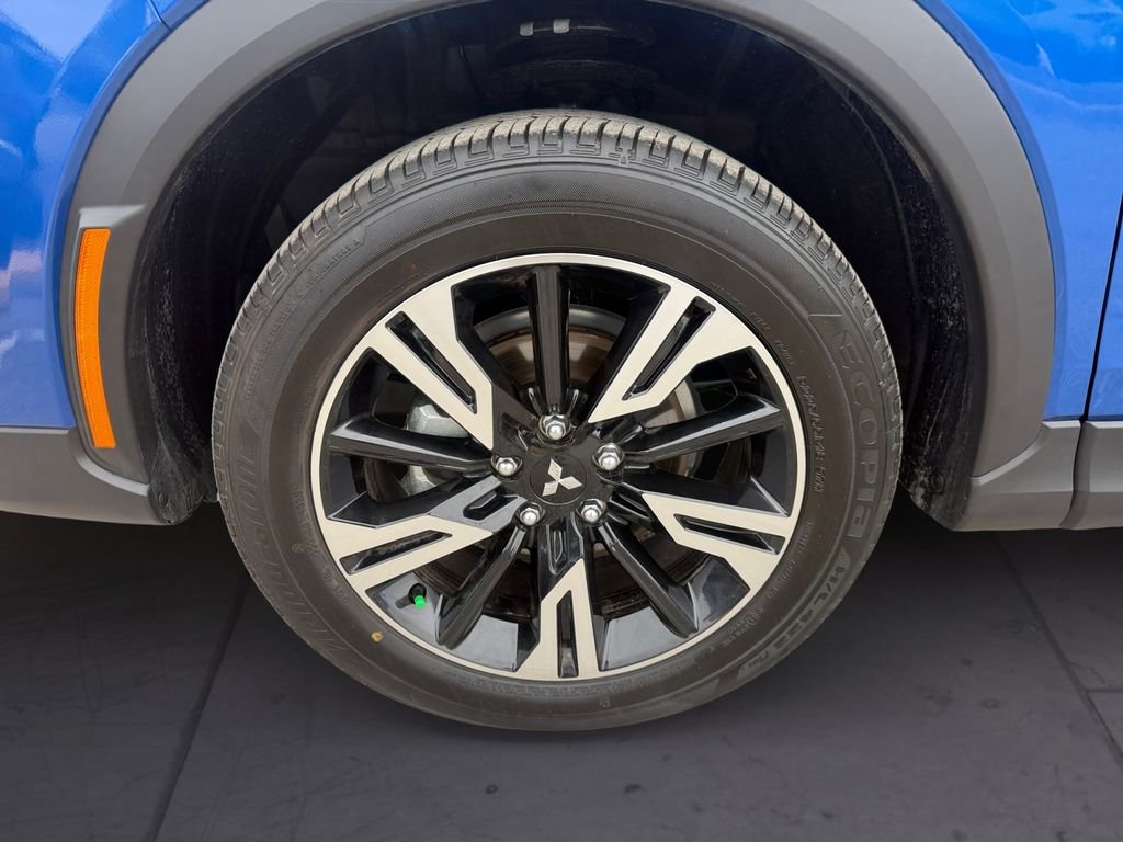 Used 2026  Mitsubishi Black Edition image 9