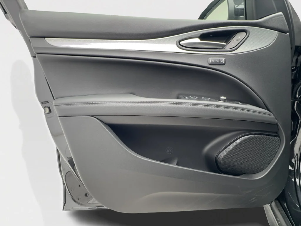 New 2026 Black Alfa Romeo Base image 41