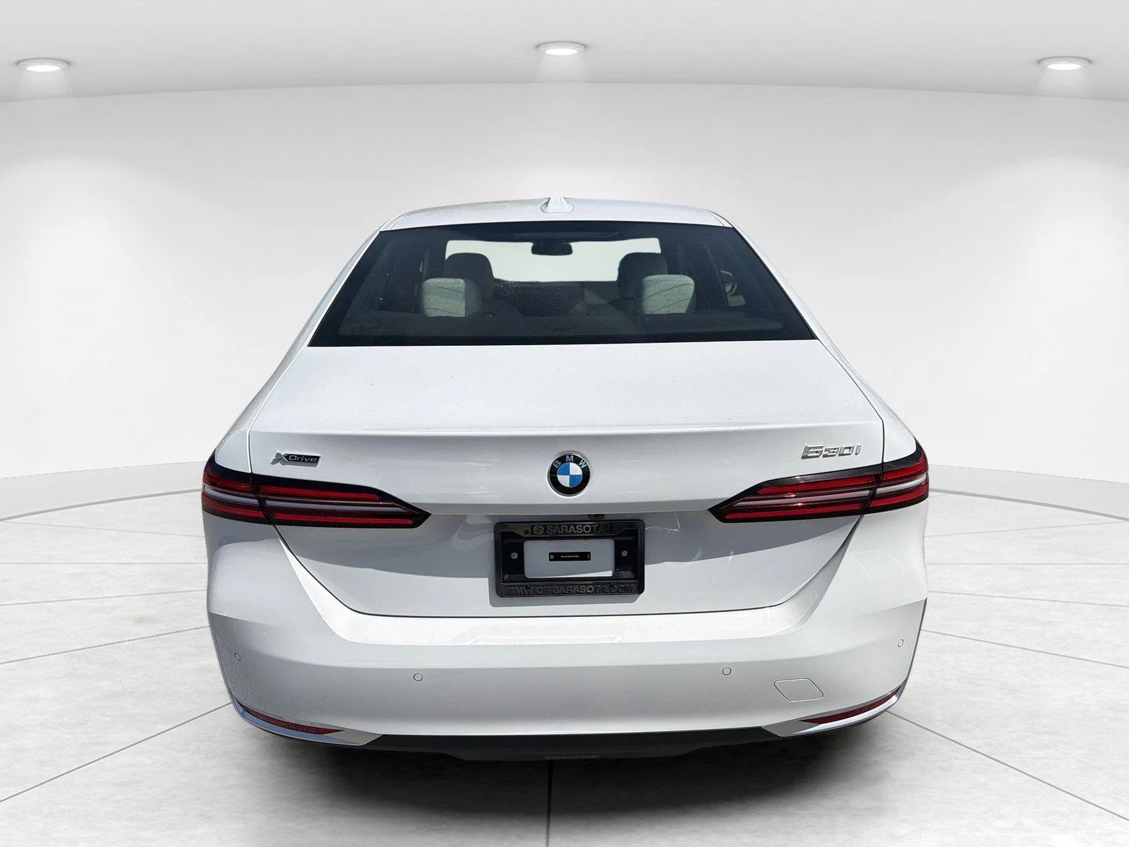 New 2027 Alpine White BMW 530i xDrive image 5