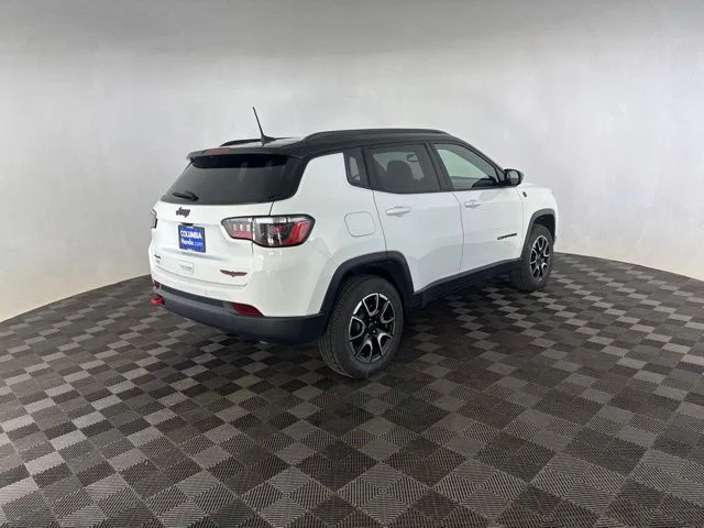 Used 2025 White Jeep Trailhawk image 5