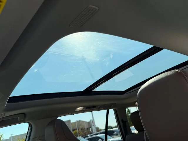 Certified Used 2025 WIND CHILL PEARL Toyota Platinum image 33