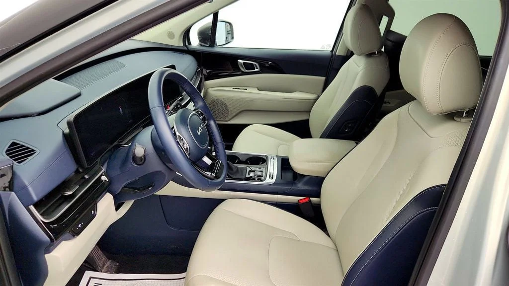 Used 2025 Ivory Silver Kia SX Prestige w/ Dual Rear Entertainment & VIP 2nd Row Seats image 21