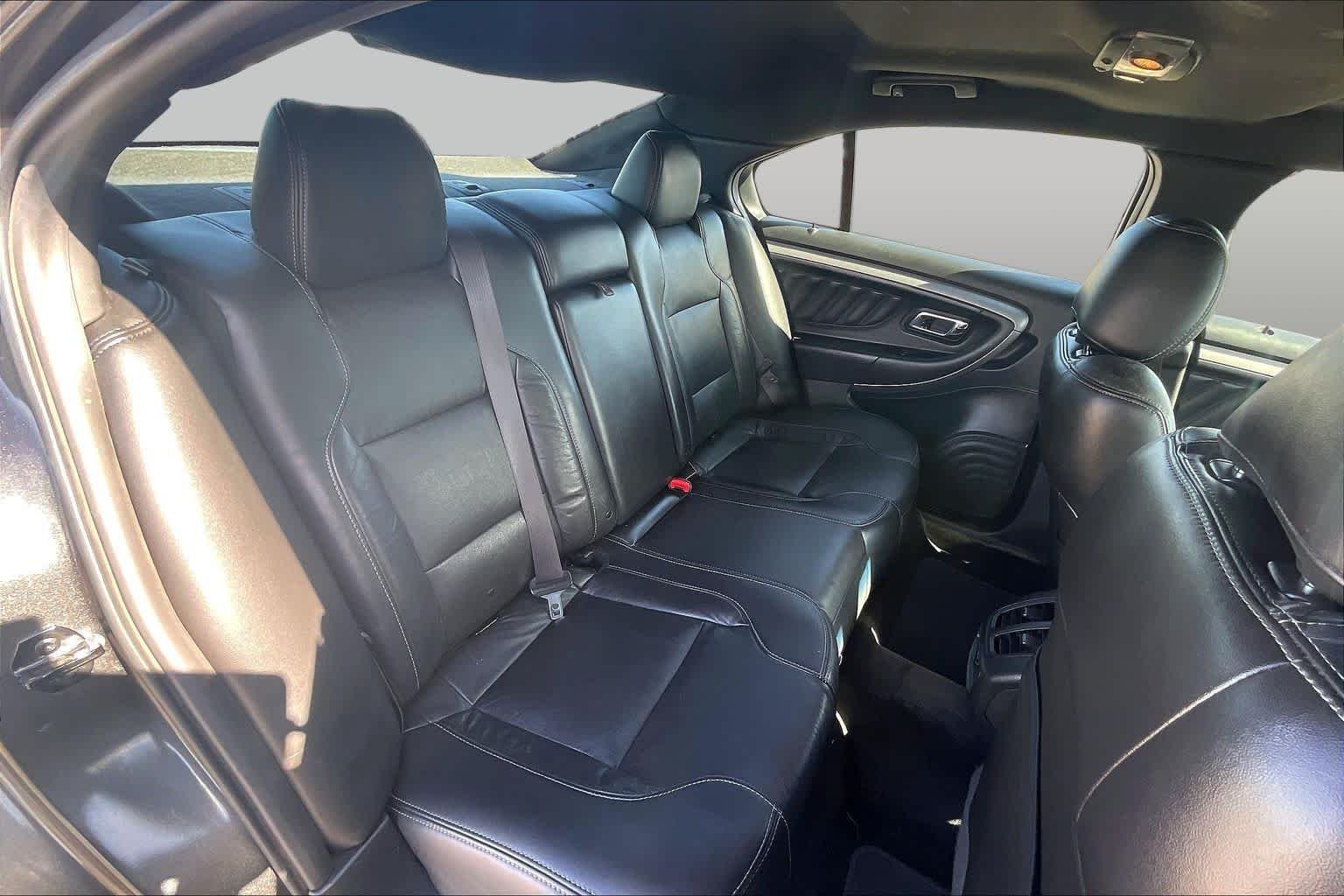 Used 2015 Magnetic Metallic Ford SEL image 20