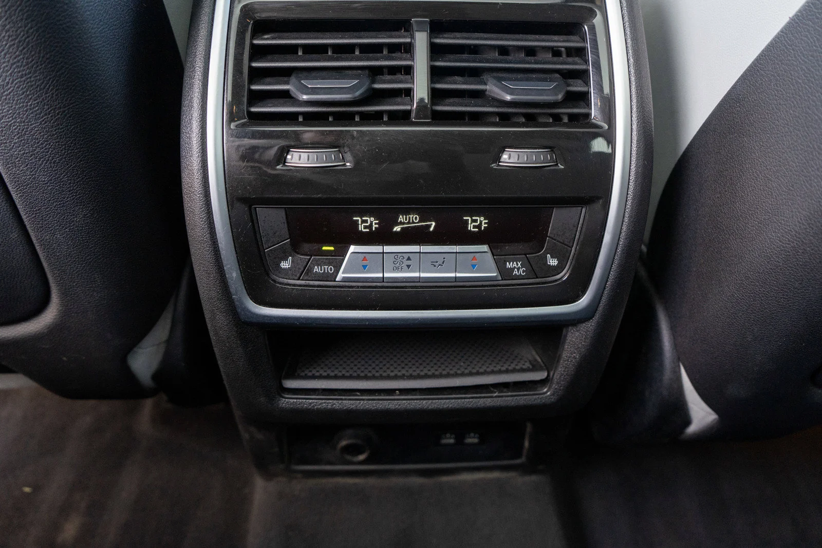 Used 2024  BMW xDrive40i image 35
