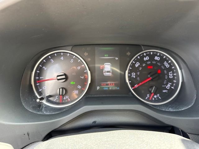 Used 2019  Toyota XLE image 25