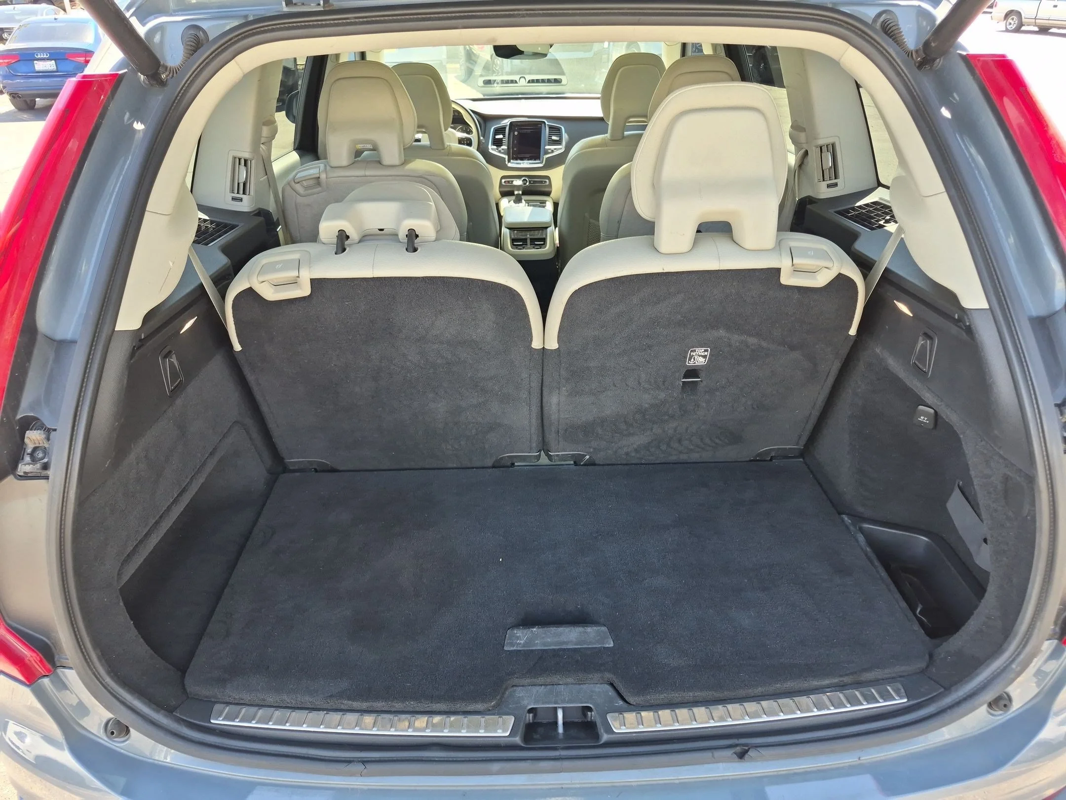 2020 Volvo XC90 Momentum - Photo 32