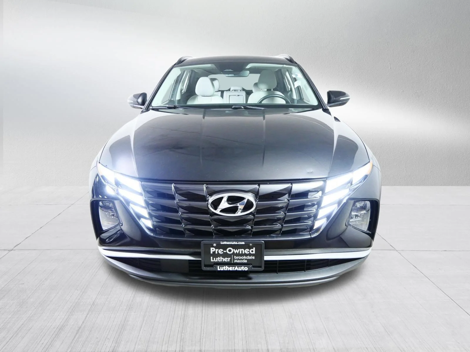Used 2023 Phantom Black Hyundai SEL image 2
