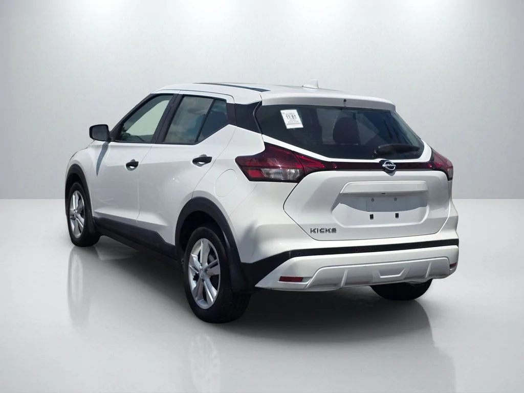 Used 2025 White Nissan S image 7
