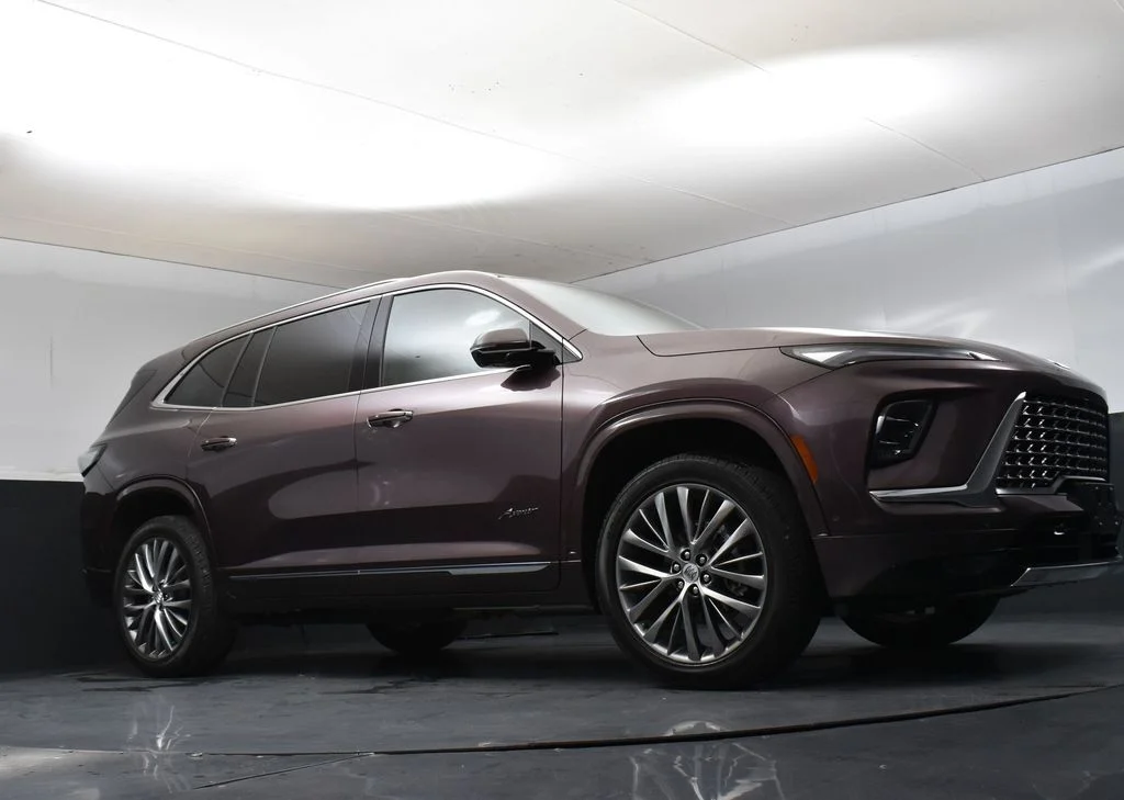 Certified Used 2026 Purple Buick Avenir image 32