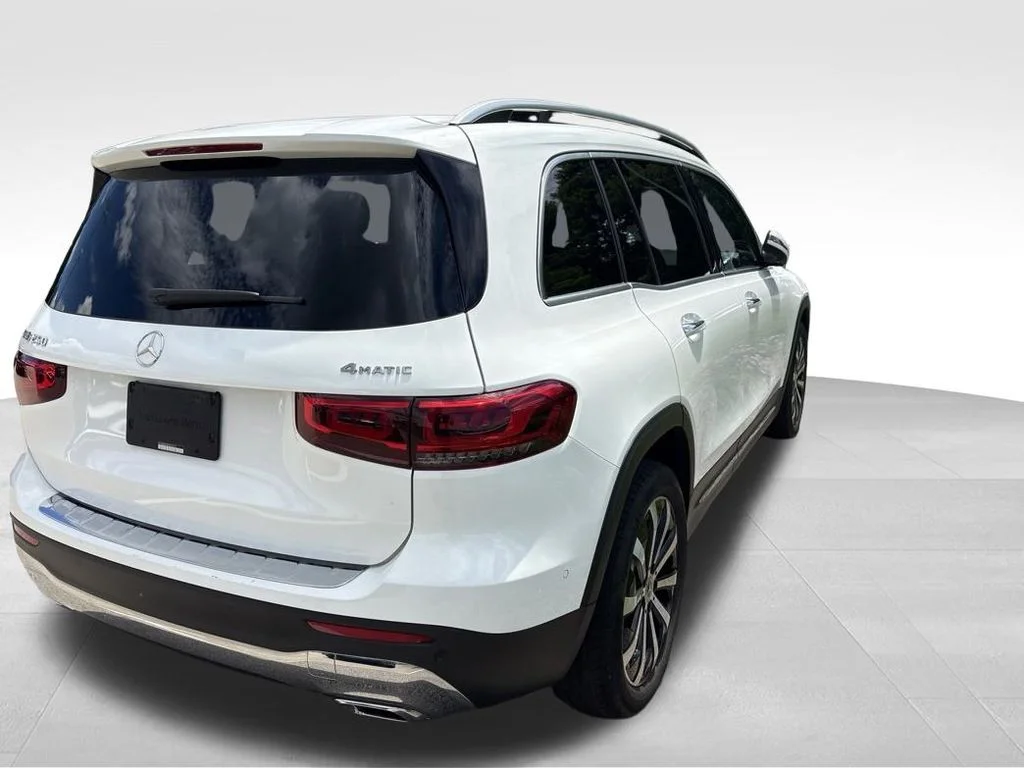 Used 2022 White Mercedes-Benz GLB 250 image 10