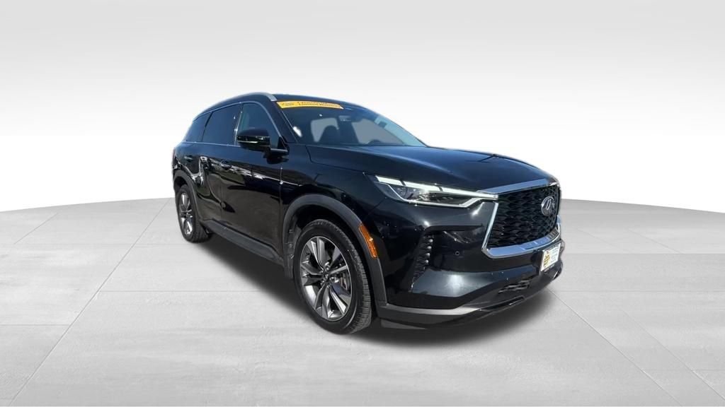 Used 2023 Black INFINITI LUXE image 25