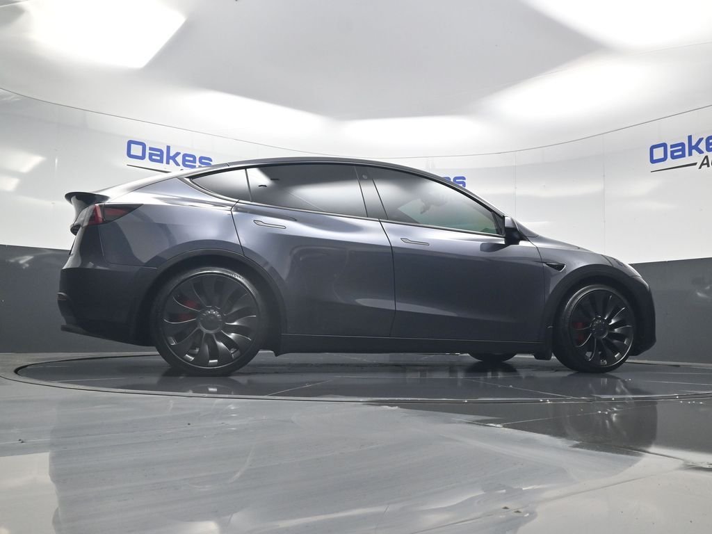 Used 2022 Midnight Silver Metallic Tesla Performance image 41