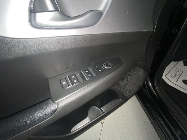 Used 2023 Black Kia LXS image 13