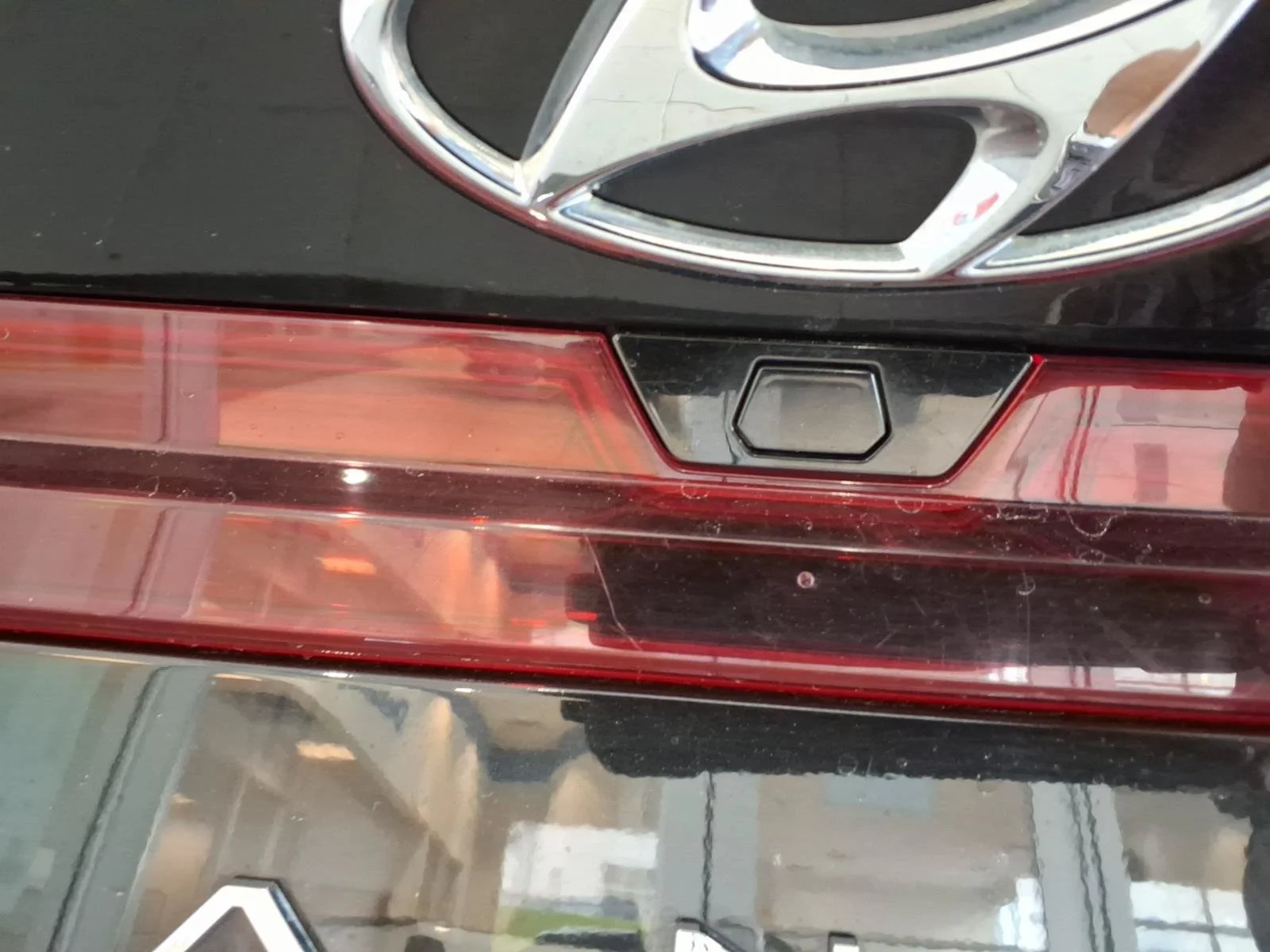 Used 2023 Phantom Black Hyundai SEL image 20