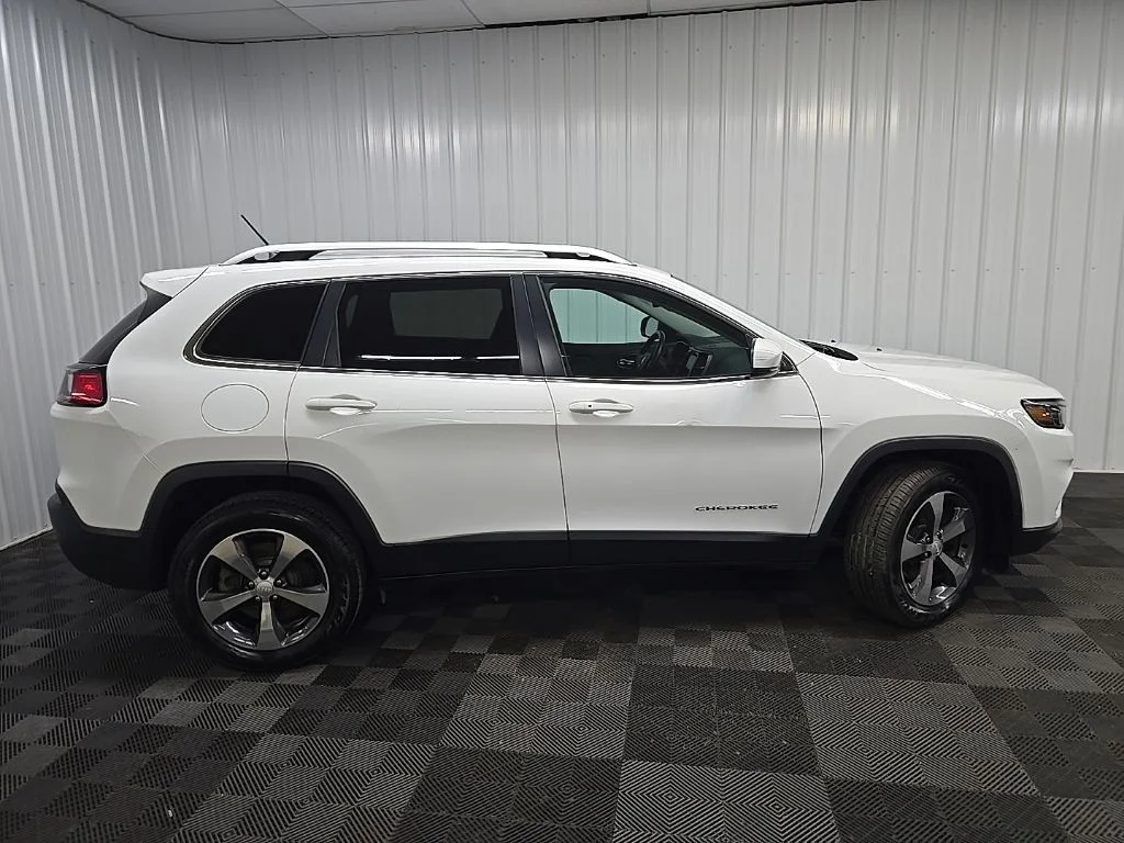 Used 2020 Jeep Cherokee Limited with VIN 1C4PJMDX1LD563789 for sale in Ithaca, NY