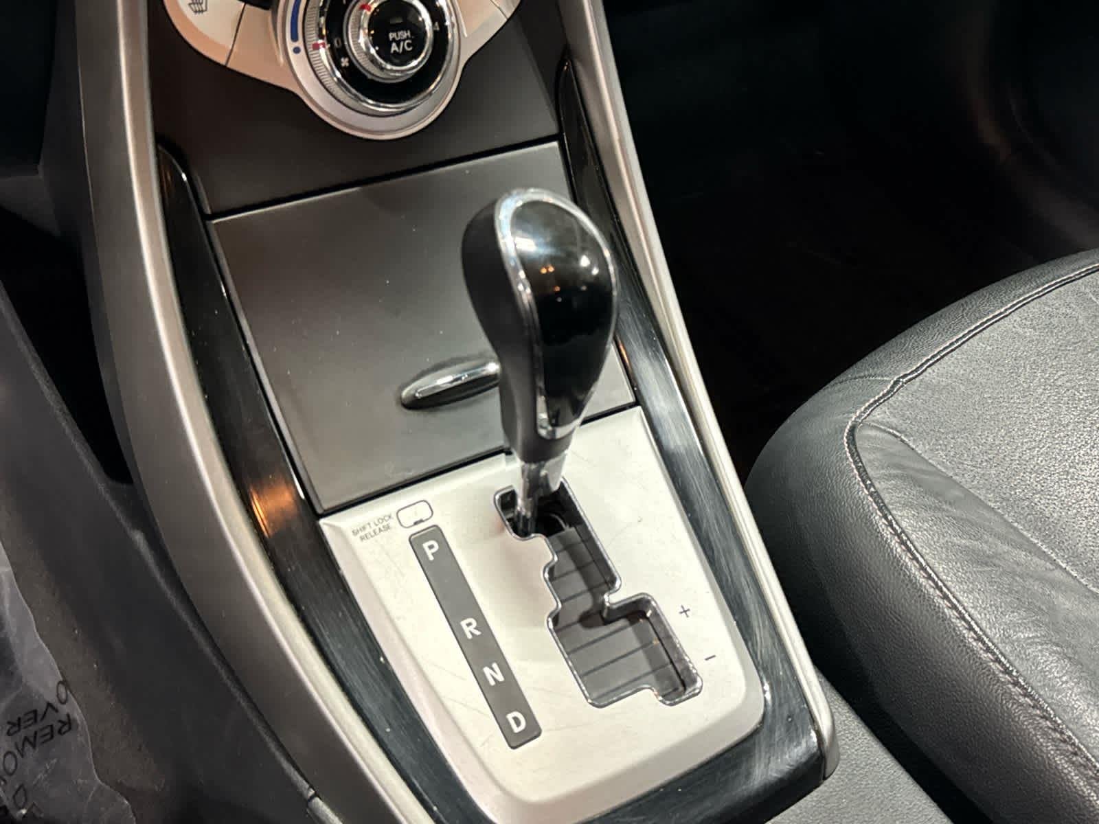 2013 Hyundai Elantra Limited - Photo 30