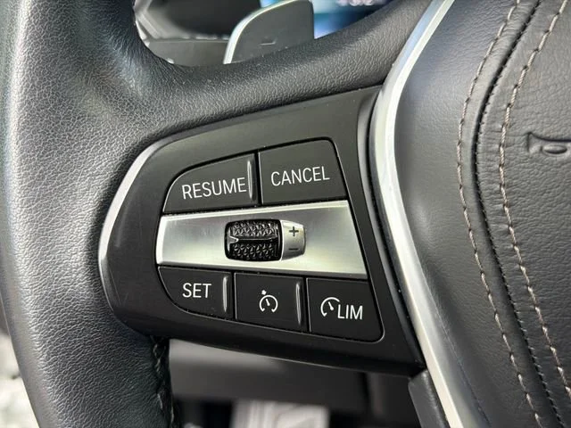 Used 2023 White BMW sDrive40i image 25