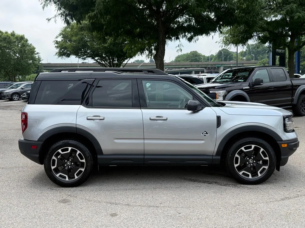 Used 2023 Silver Ford Outer Banks image 11
