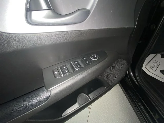 Used 2023 Black Kia LXS image 13