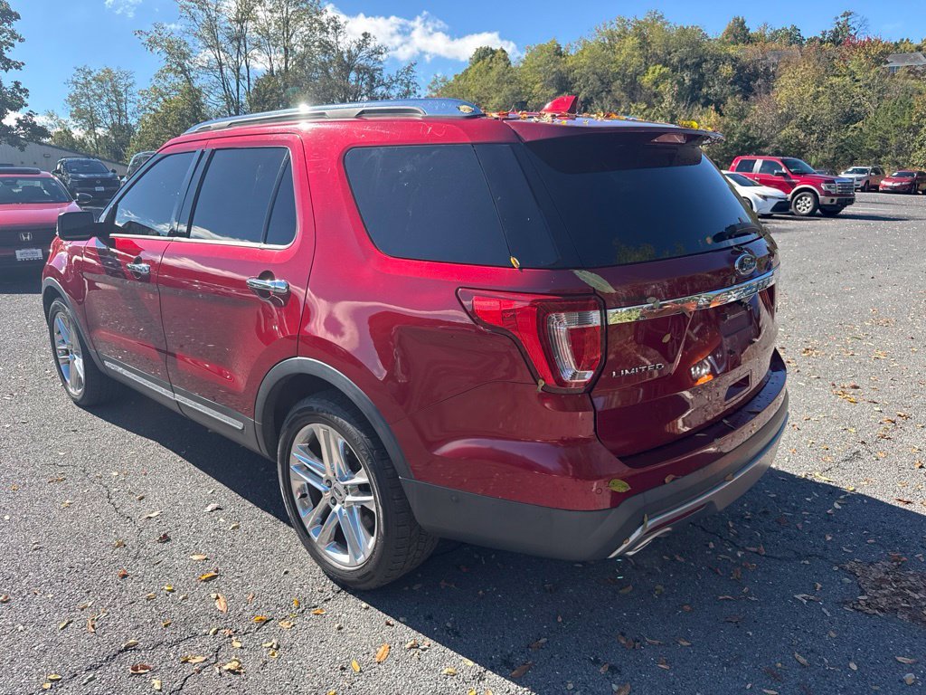 Used 2017 Red Ford Limited image 3