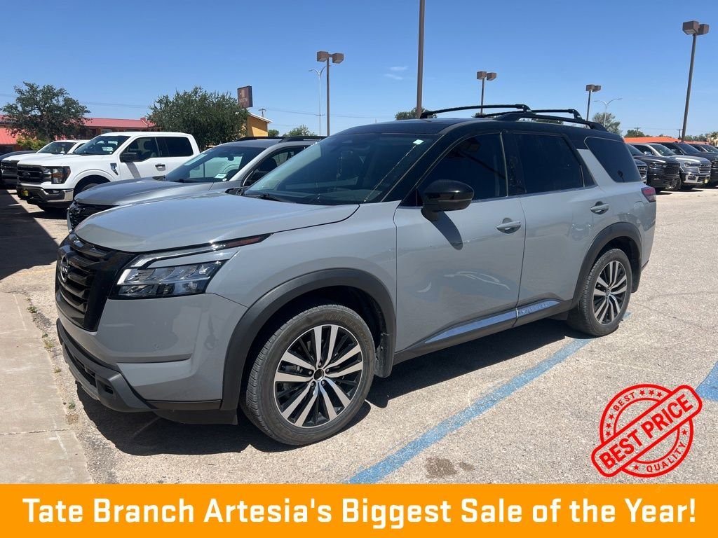 2023 Nissan Pathfinder Platinum 2WD's photo
