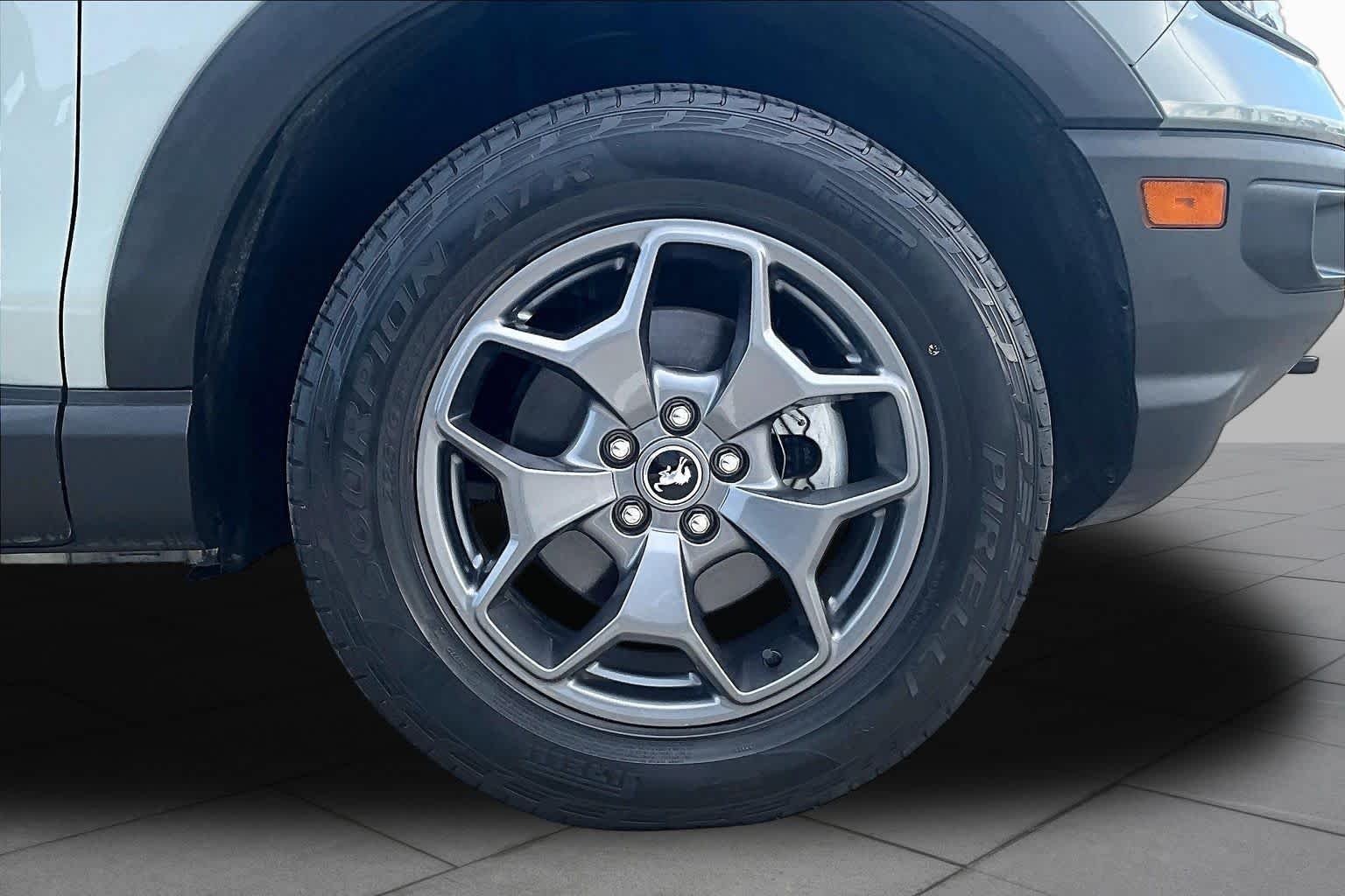 Used 2023 Cactus Gray Ford Badlands image 10