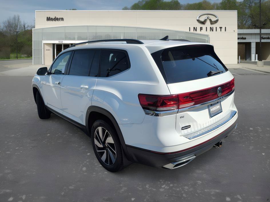 Used 2024 White Volkswagen 2.0T SE w/Technology image 5