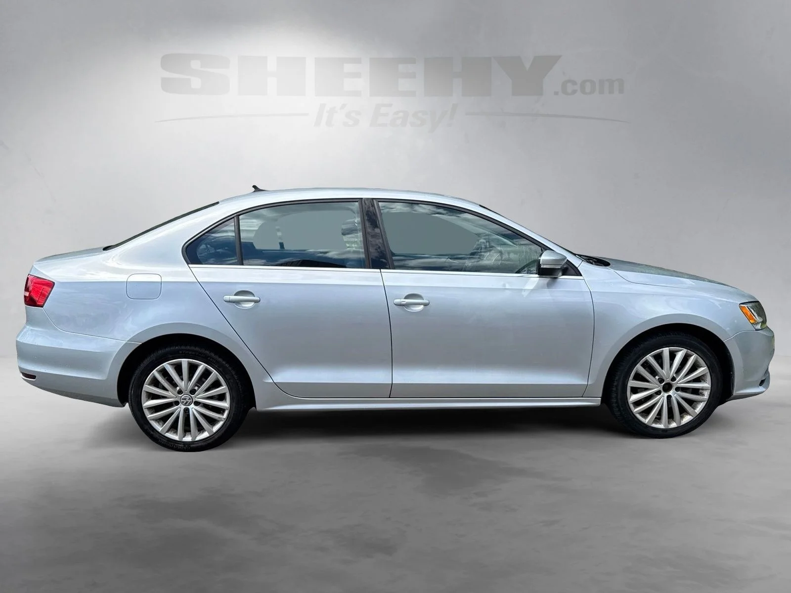 Used 2015  Volkswagen 1.8T SE image 8