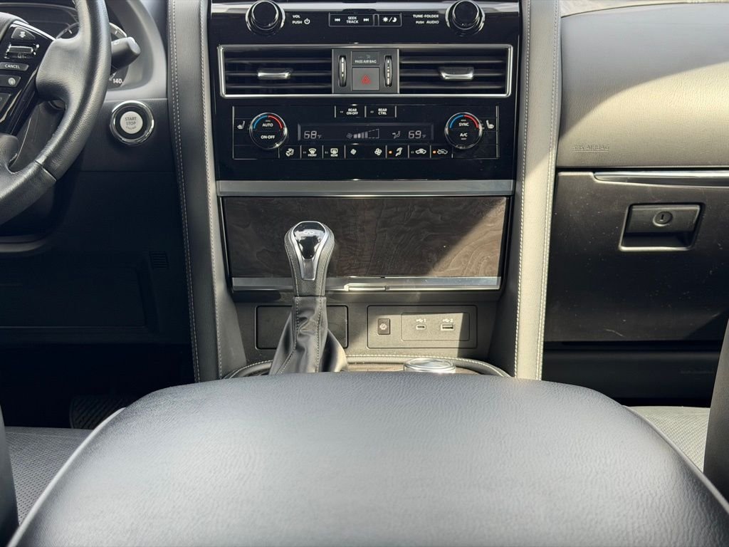 Used 2024 Gray INFINITI LUXE image 33