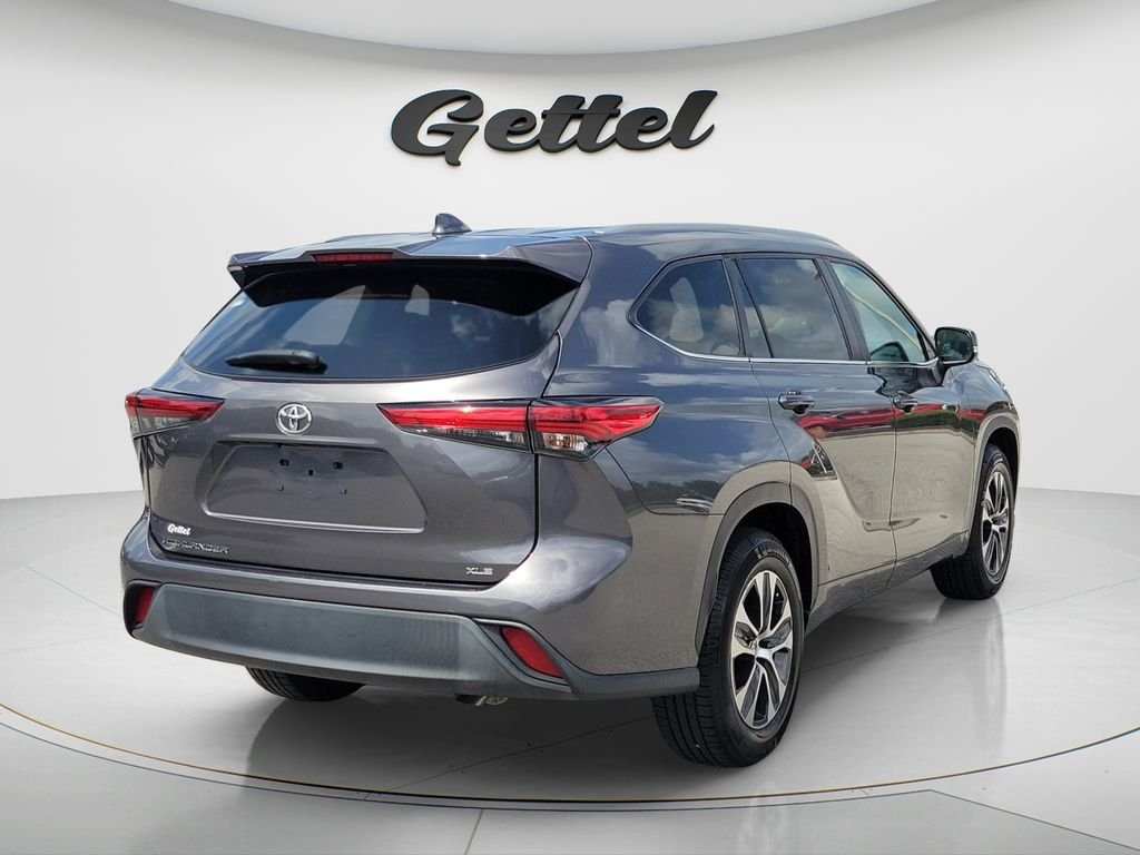 Used 2023 Gray Toyota XLE image 5