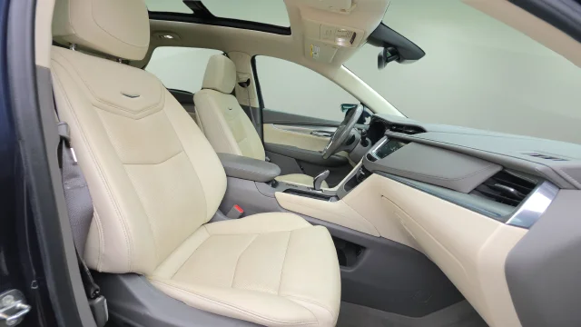 Used 2019 Harbor Blue Metallic Cadillac Luxury image 12