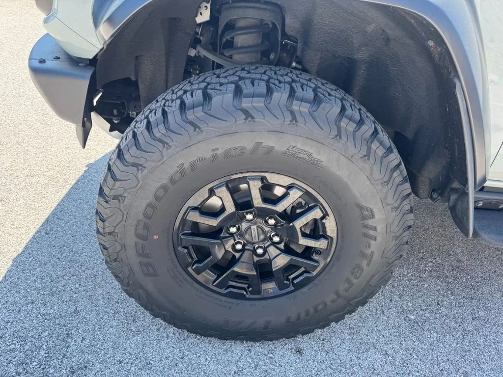 Used 2023 Cactus Green / Gray Ford Raptor image 8