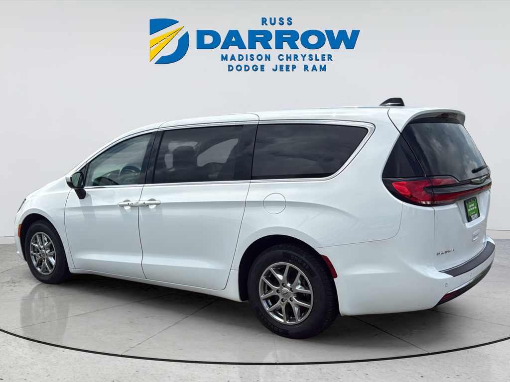 Used 2023 White Chrysler Touring L image 3