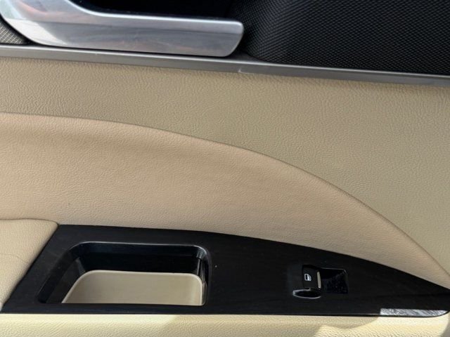 Used 2013 White Ford SE image 11