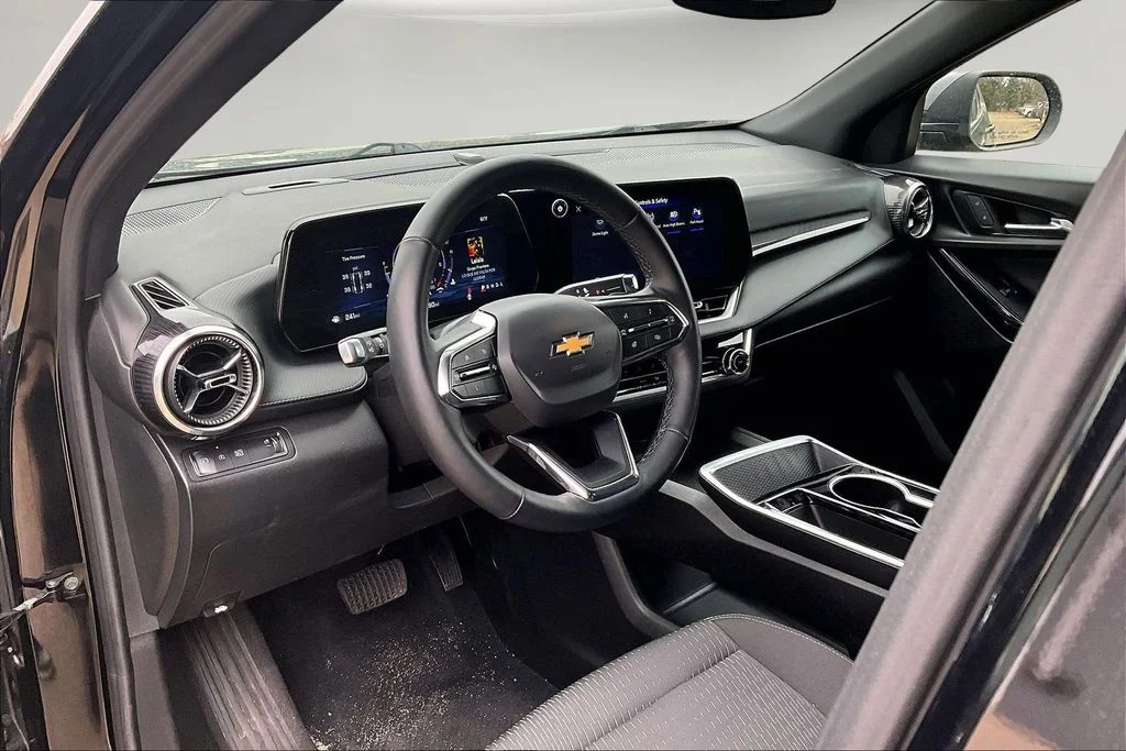 Used 2025 Black Chevrolet LT image 21