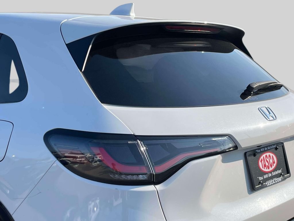 Used 2024 White Honda EX-L image 11