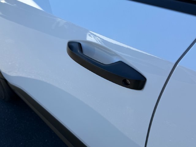 New 2027 White Nissan S image 10
