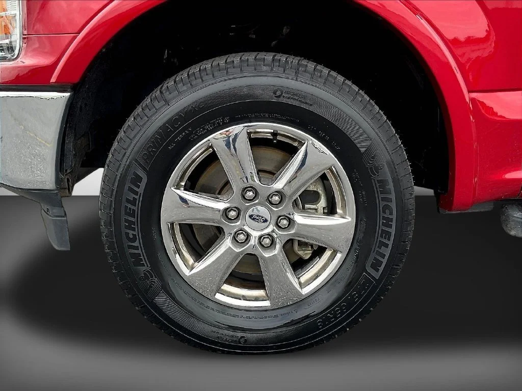 Used 2020 Rapid Red Metallic Tinted Clearcoat Ford Lariat image 38