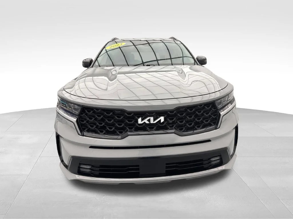 Used 2023 Gray Kia SX image 2