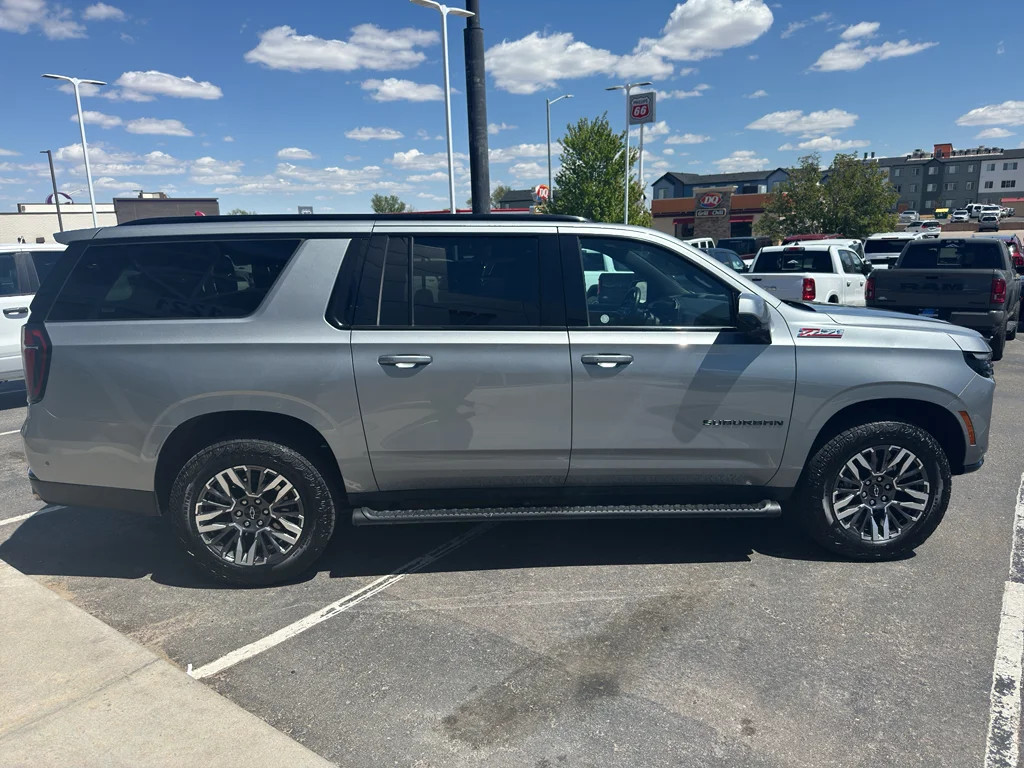 Used 2025 Gray Chevrolet Z71 image 6
