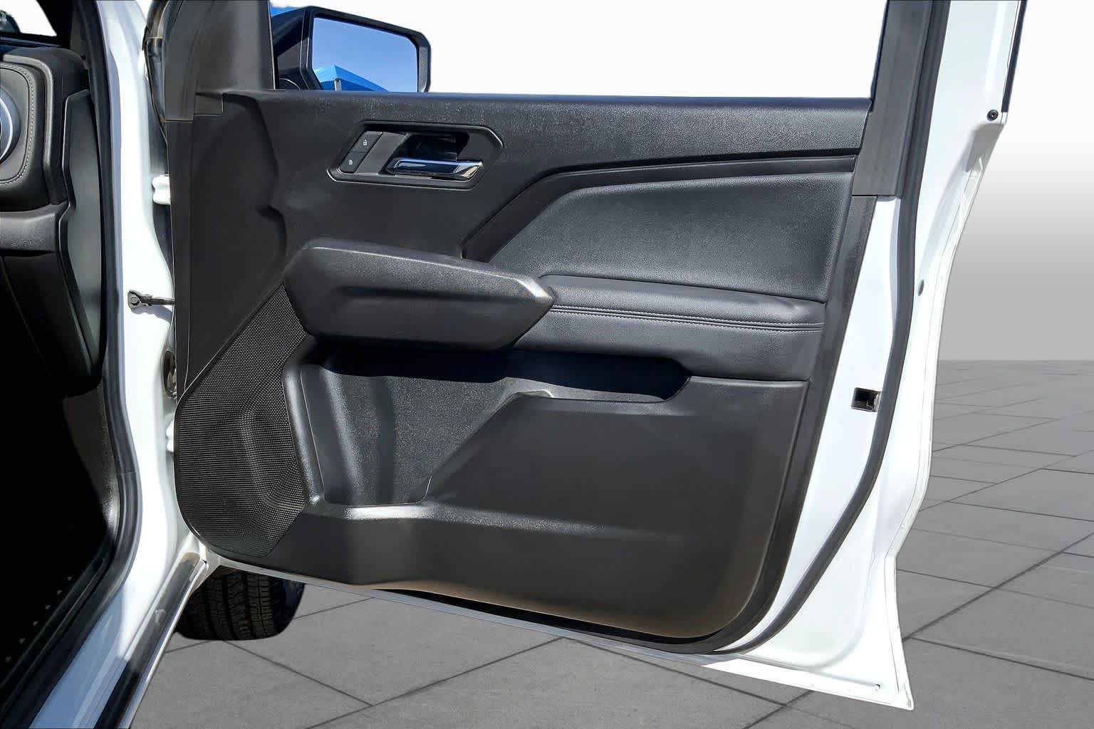 Used 2024 Summit White Chevrolet 2WD LT image 23