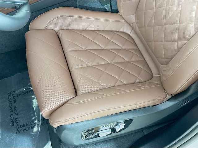 Used 2026 White Metallic BMW xDrive40i image 20