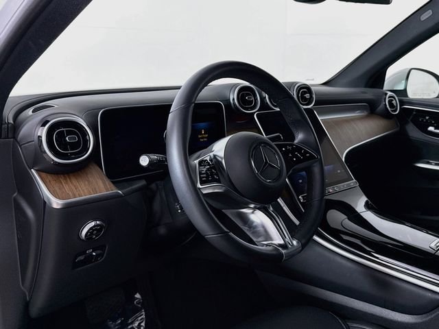 Used 2024  Mercedes-Benz GLC 300 image 9