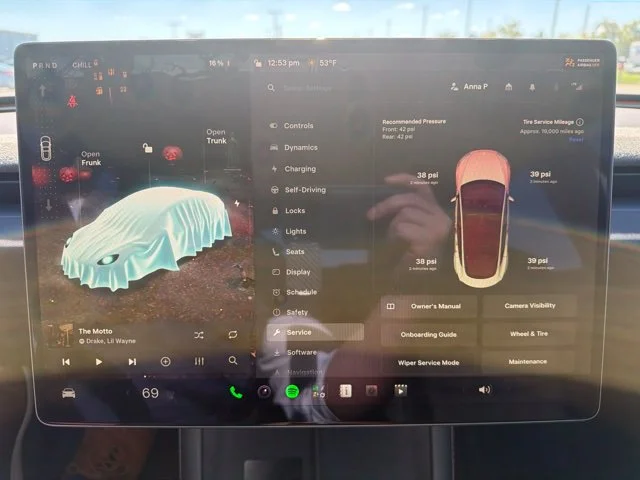 Used 2025  Tesla  image 11